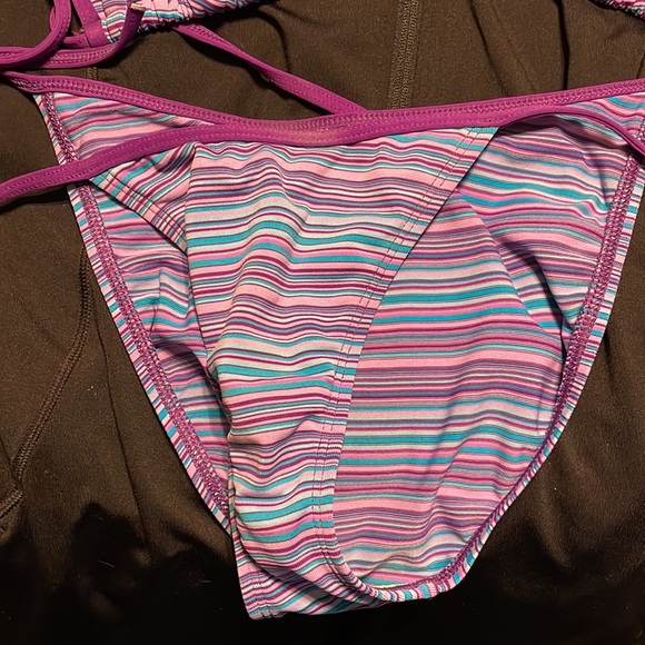 Bikini - Picture 2 of 6